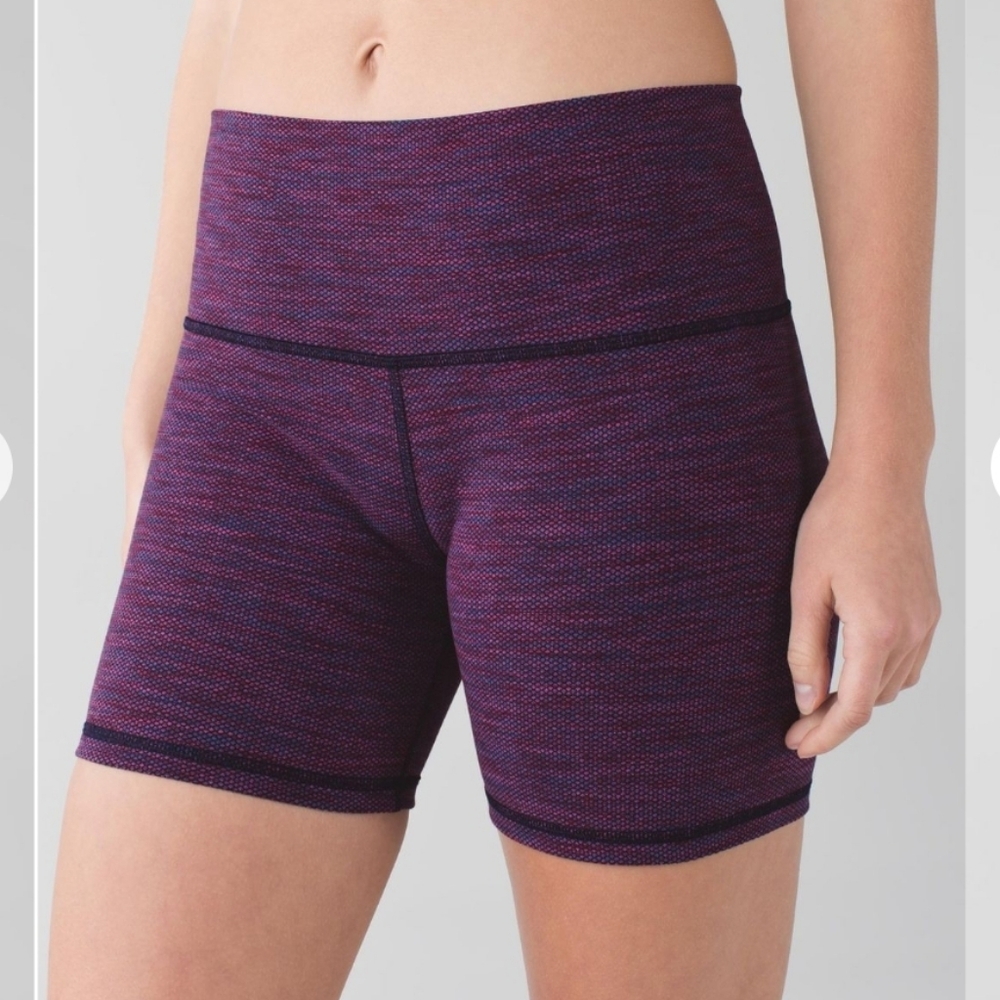 Lululemon 6 Groove Short II Roll Down Purple Like New 5" Inseam